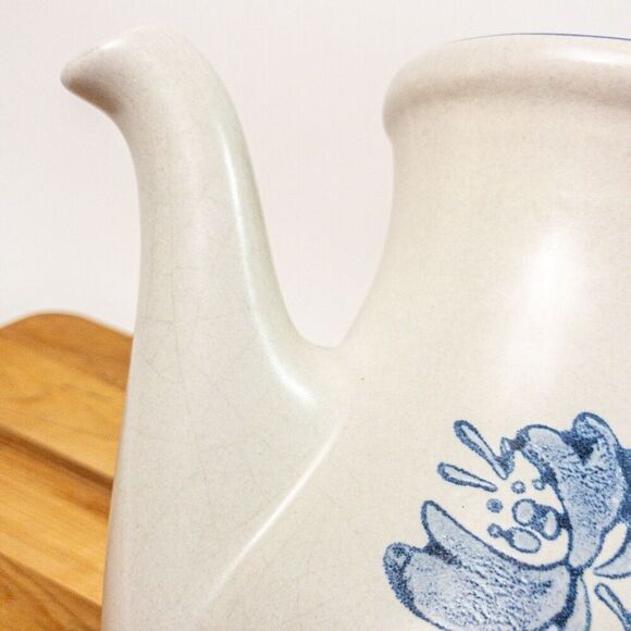 Pfaltzgraff Yorktowne Vintage Ceramic Coffee Pitcher with Lid - Picture 6 of 8